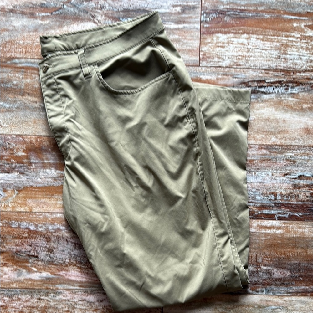 Under Armour Tan Chinos Casual Fit